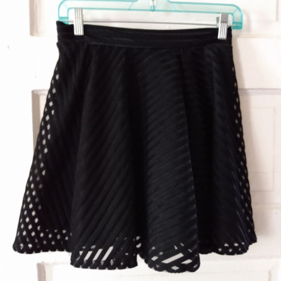 Silhouette Black NYC skirt - Picture 7 of 8
